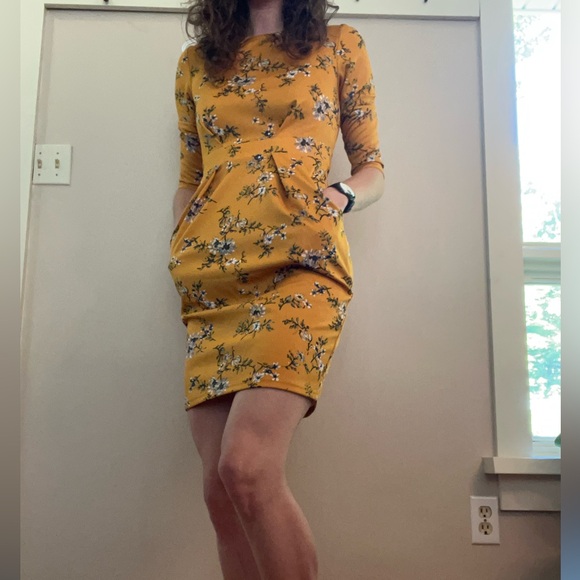 Yellow floral dress size small - Picture 4 of 4